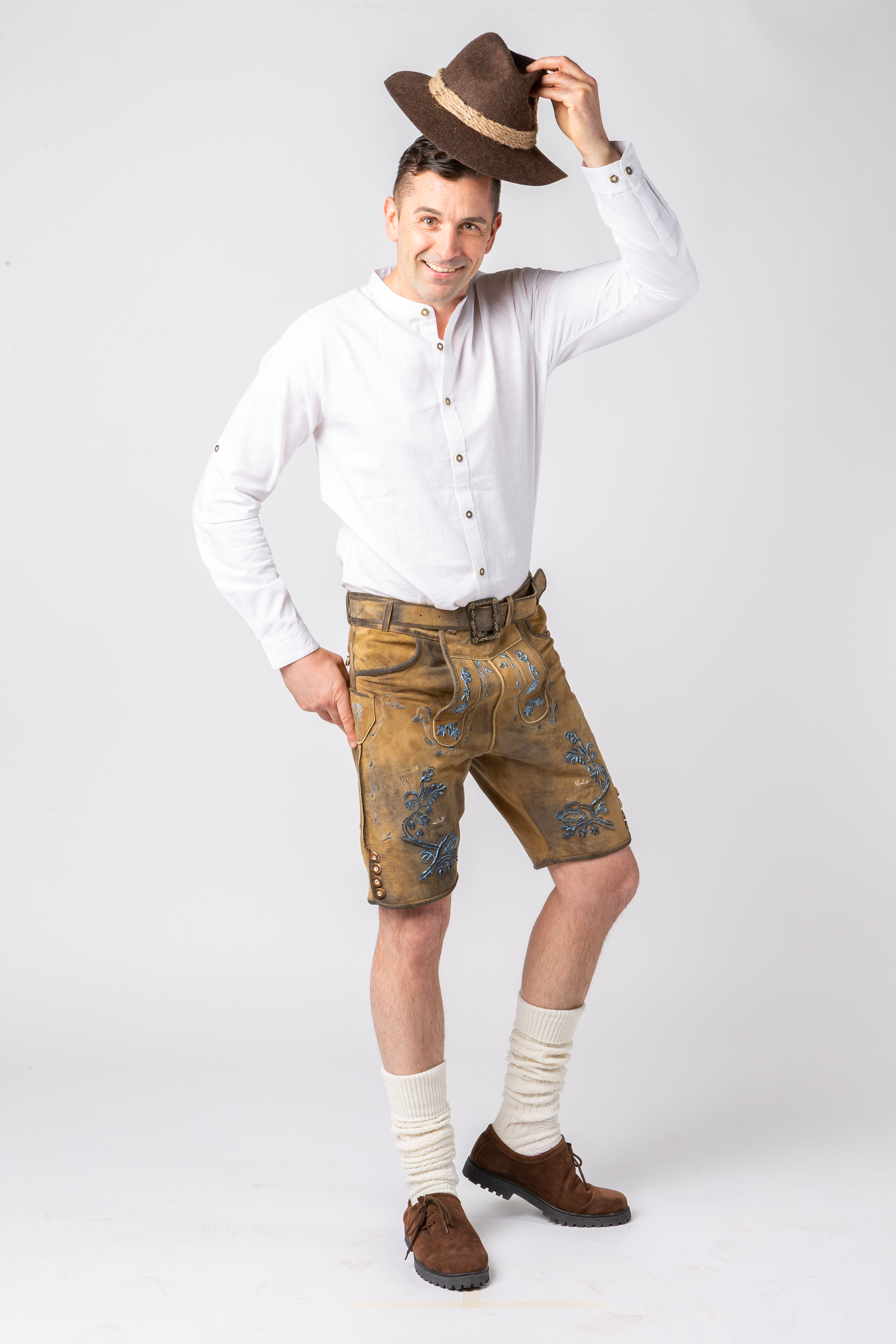 Lederhose kurz, beige antik, Chenille-Stickerei 