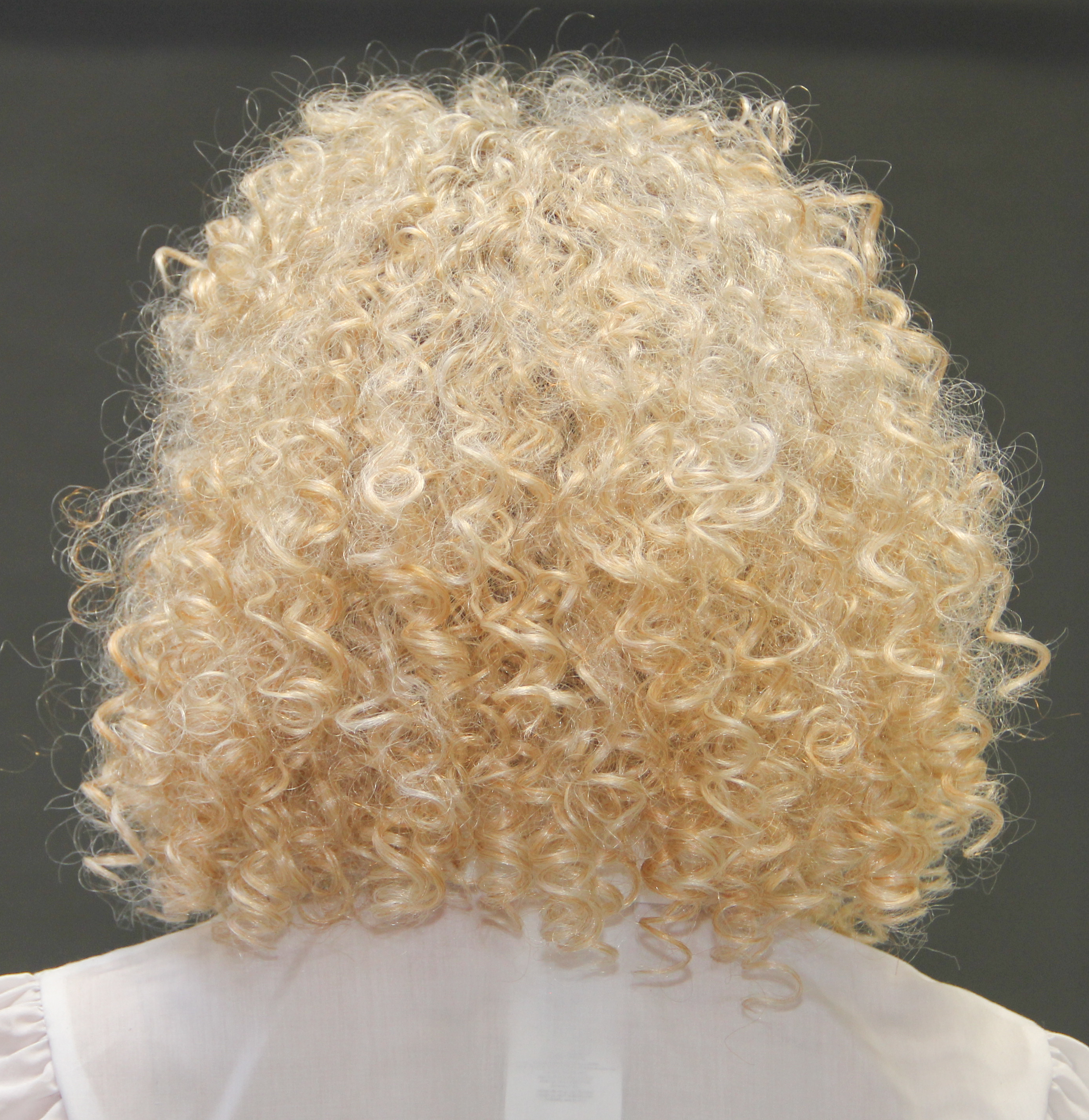 Dauerwelle, blond 